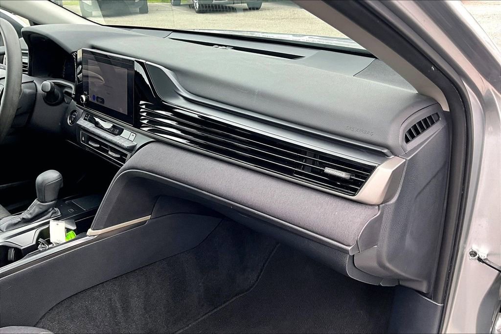 Used 2025 Toyota Camry LE FWD image 20