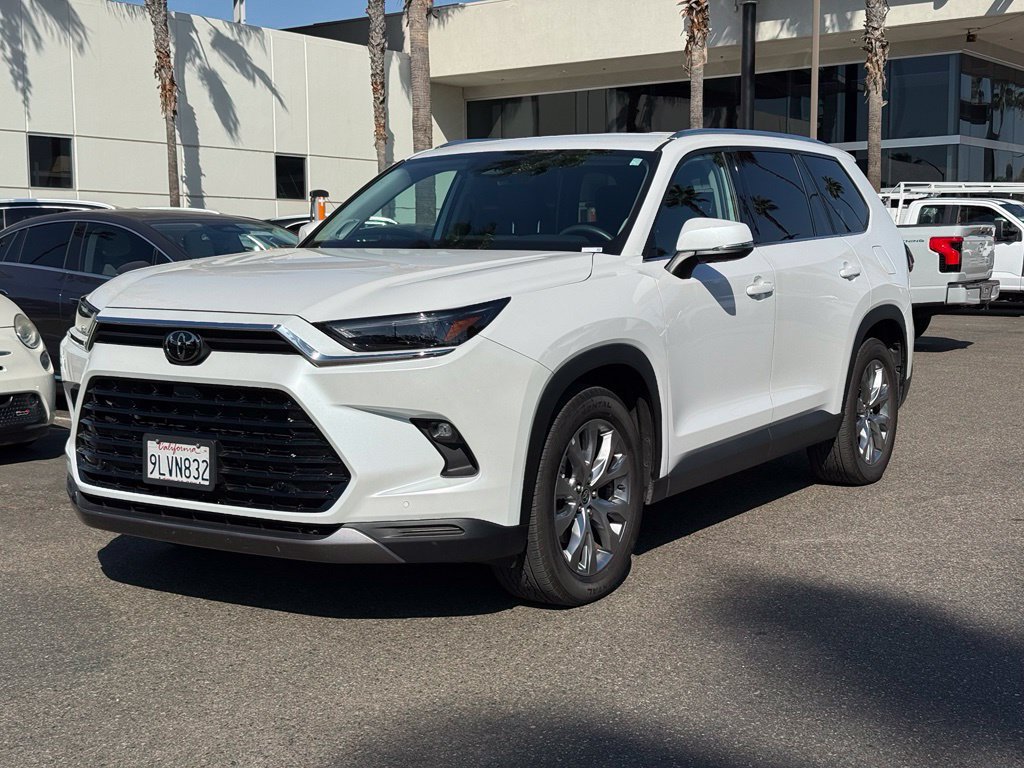 Used 2024 Toyota Grand Highlander AWD image 8