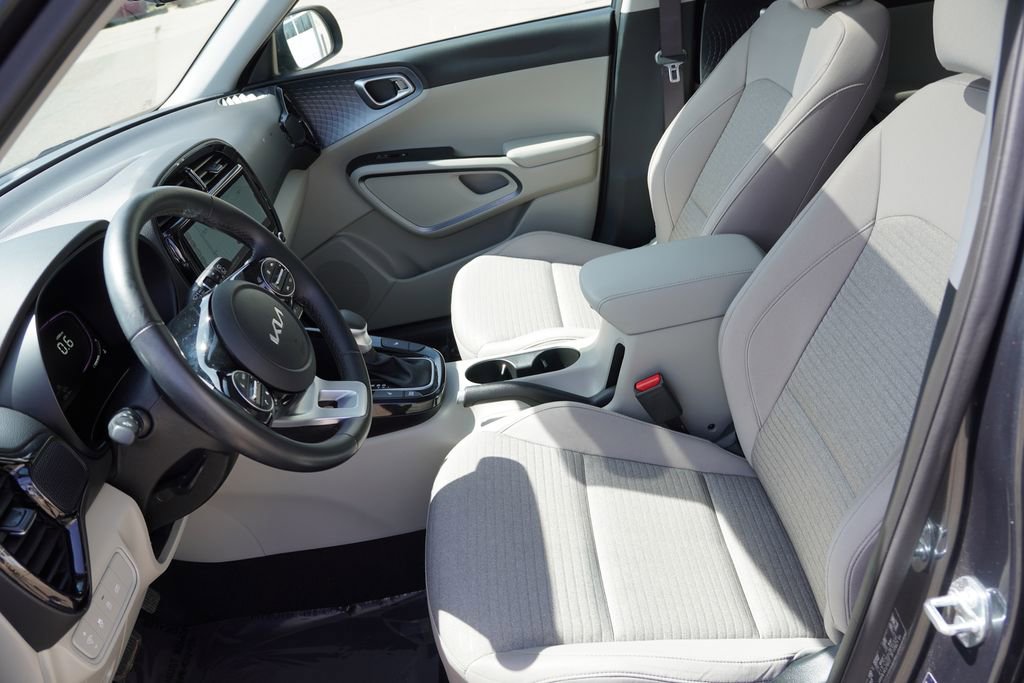 Certified 2023 Kia Soul EX FWD image 15