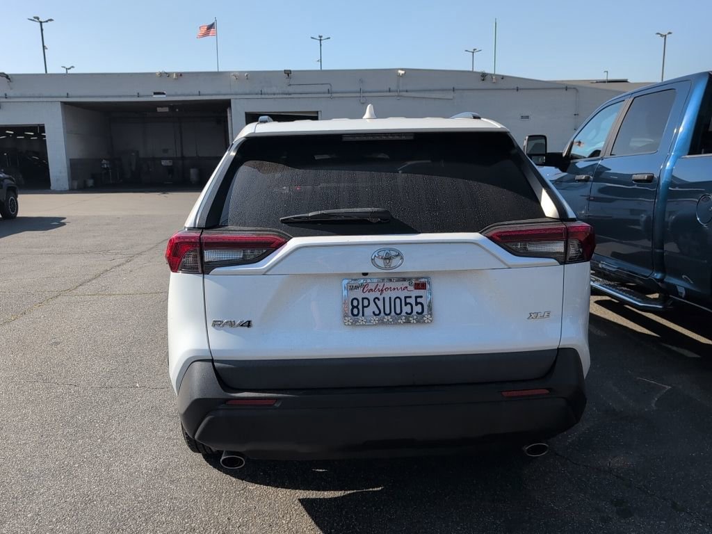 Used 2020 Toyota RAV4 XLE w/ All Weather Liner Package image 4