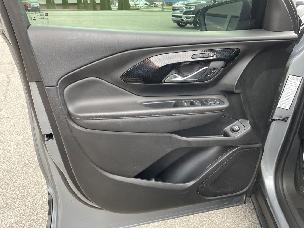 Used 2023 GMC Terrain AT4 image 5