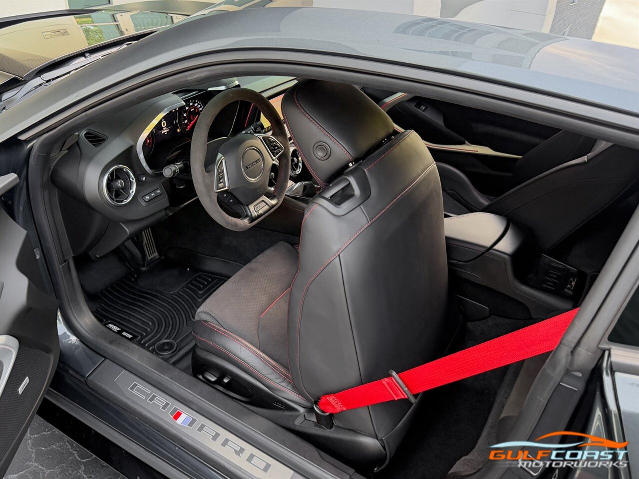 Used 2019 Chevrolet Camaro ZL1 RWD image 22