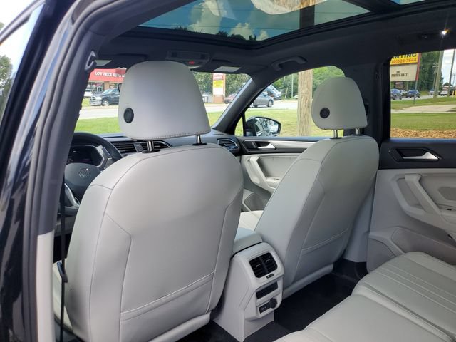 Certified 2024 Volkswagen Tiguan SE R-Line FWD image 17
