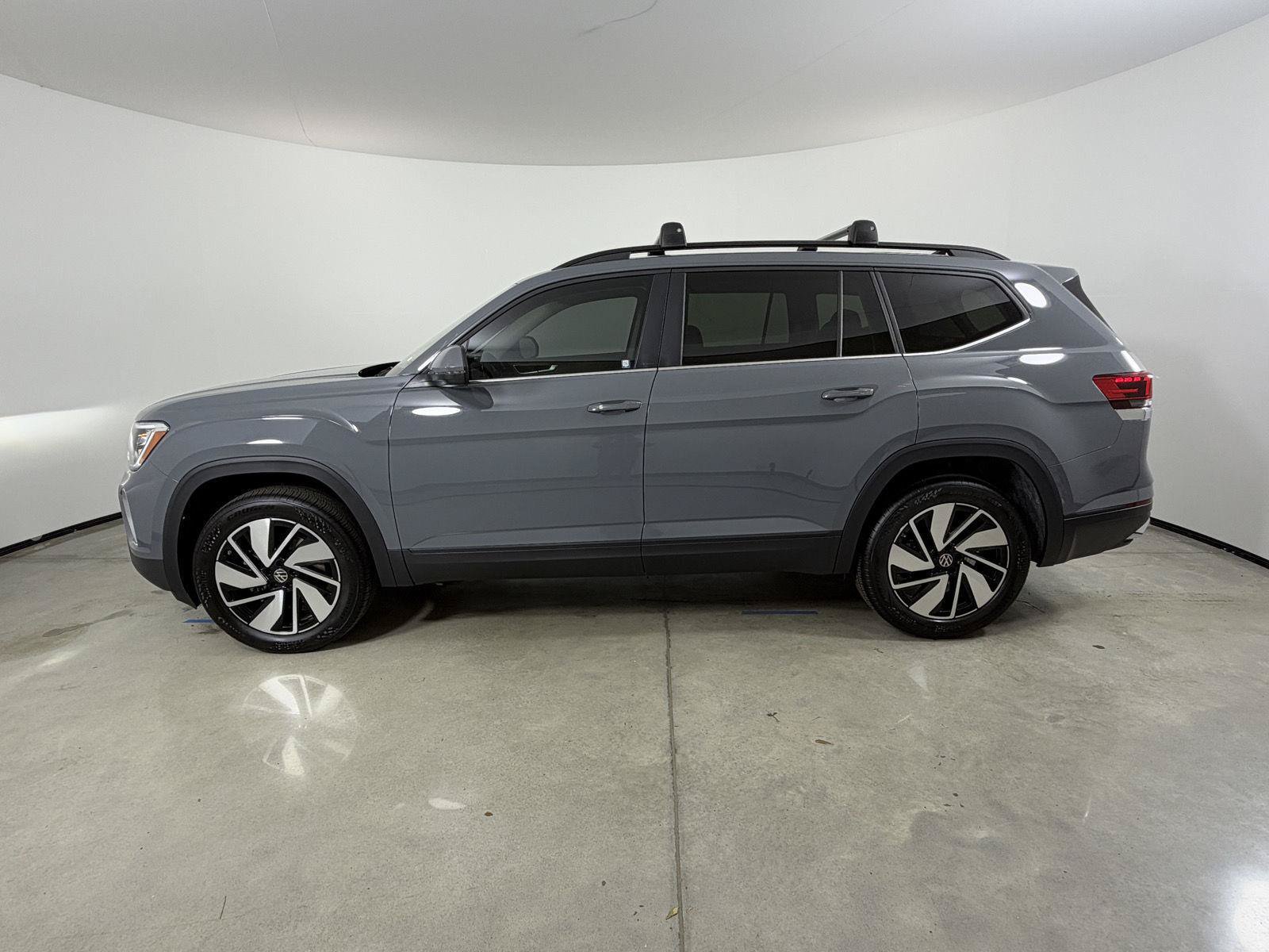 New 2026 Volkswagen Atlas SE FWD image 8