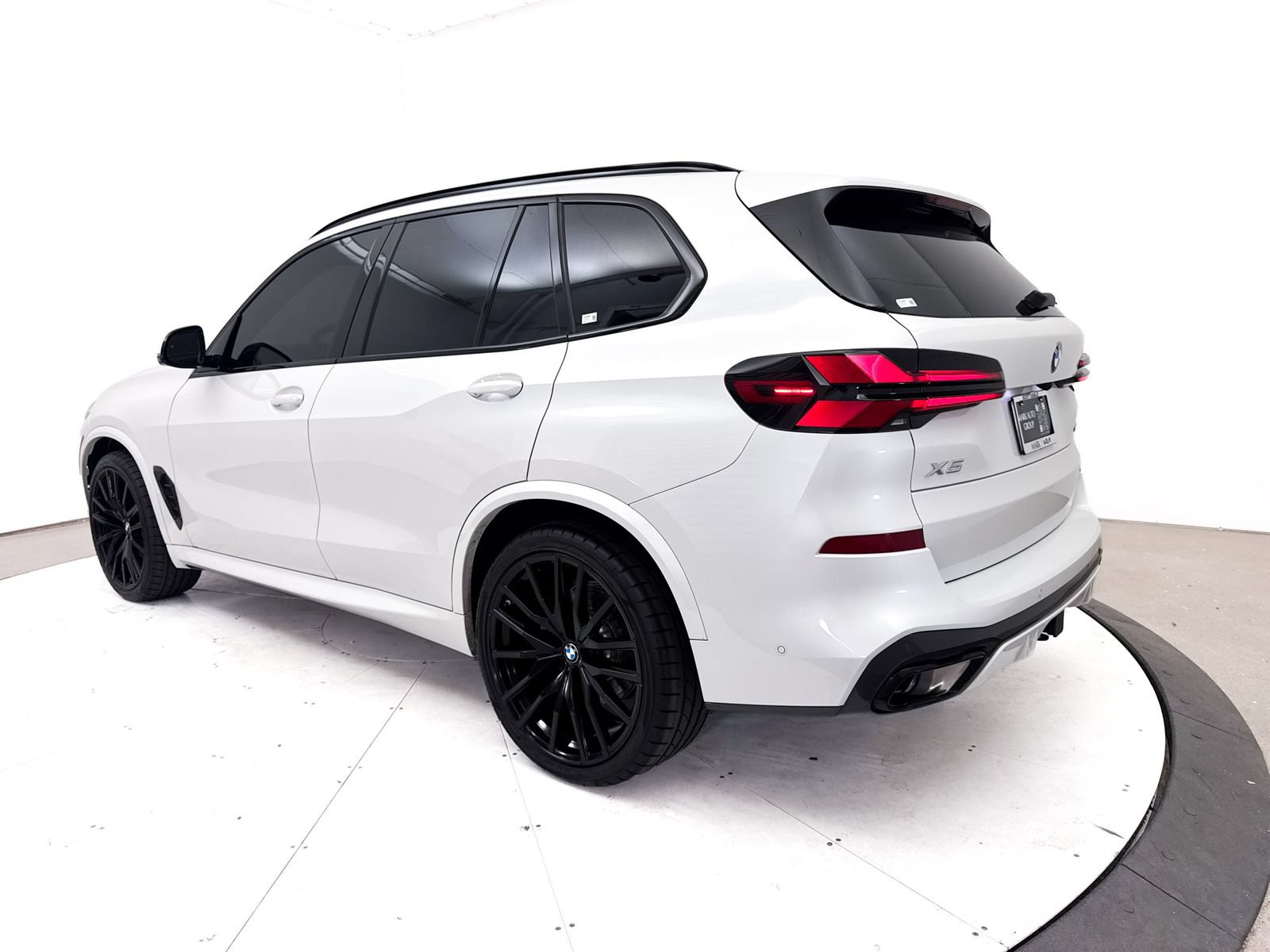 Used 2024 BMW X5 xDrive40i w/ Executive Package AWD/4WD image 18