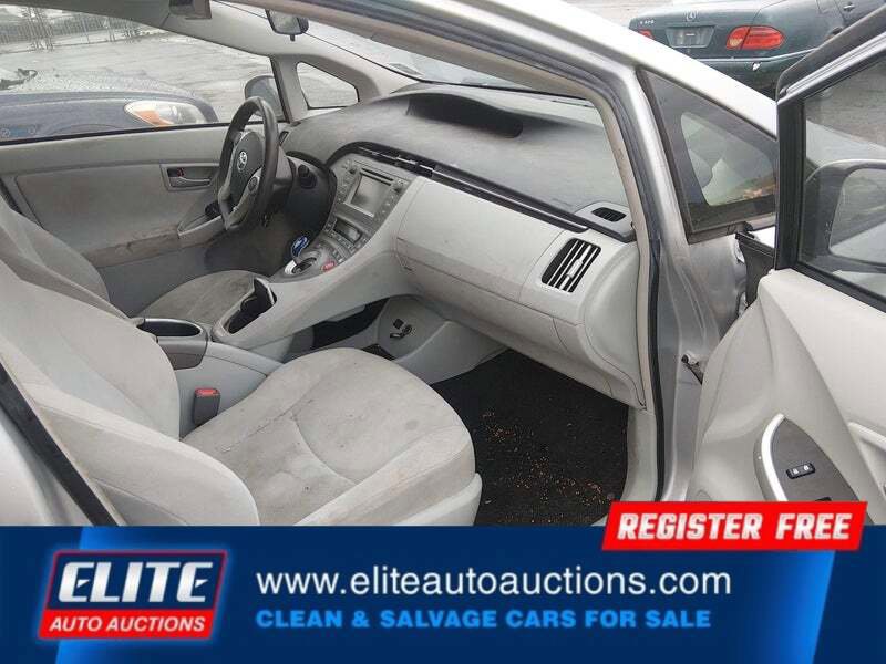 Used 2015 Toyota Prius Two FWD image 10