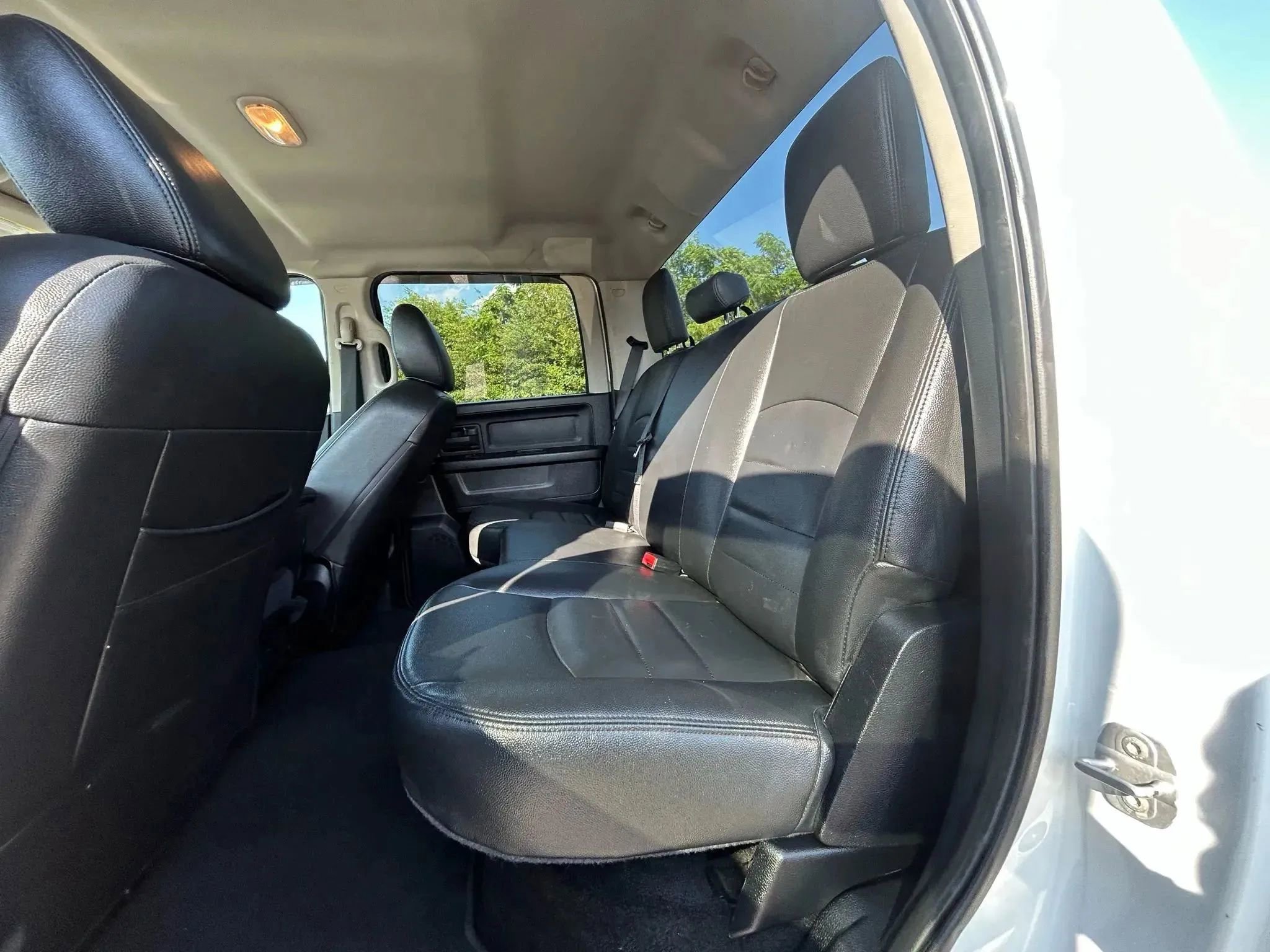 Used 2014 RAM 2500 Tradesman w/ Chrome Appearance Group image 25