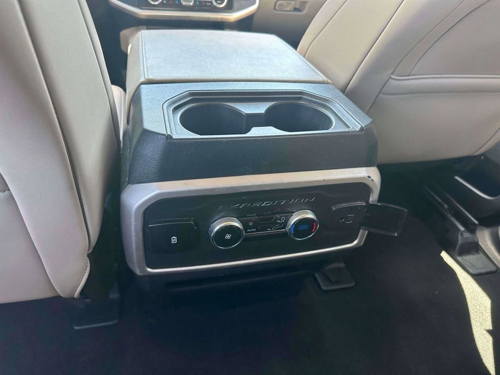 Used 2024 Ford Expedition Max XLT AWD/4WD image 11