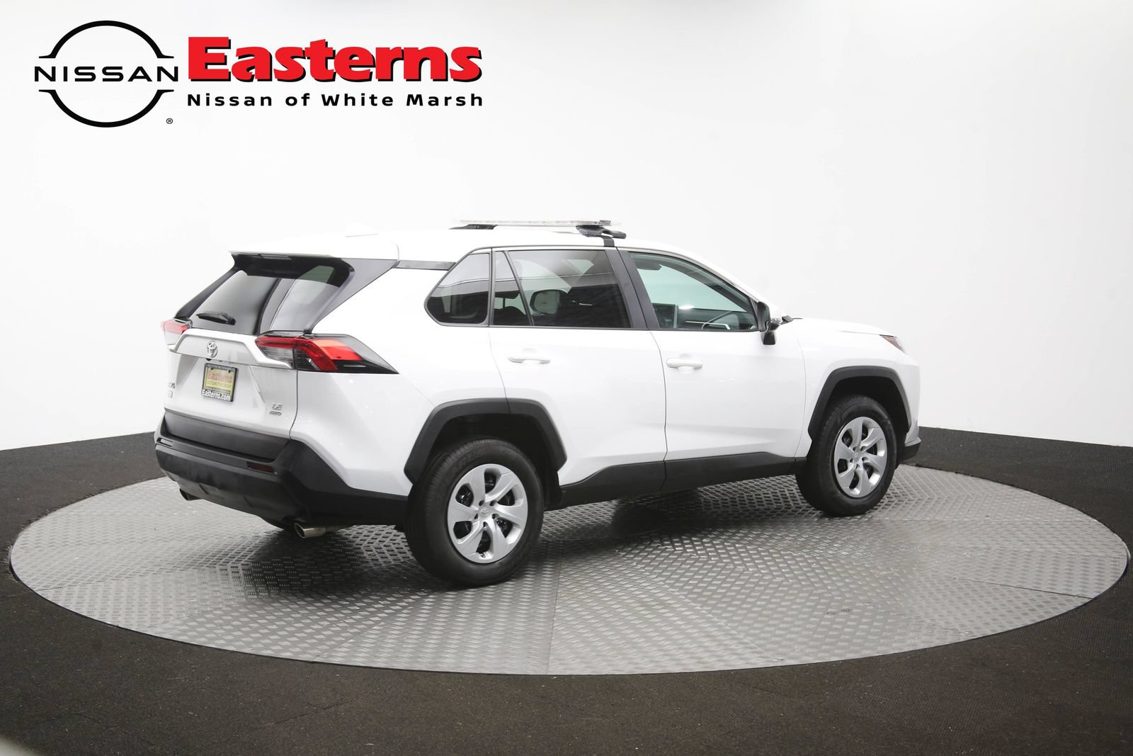 Used 2023 Toyota RAV4 LE AWD/4WD image 41