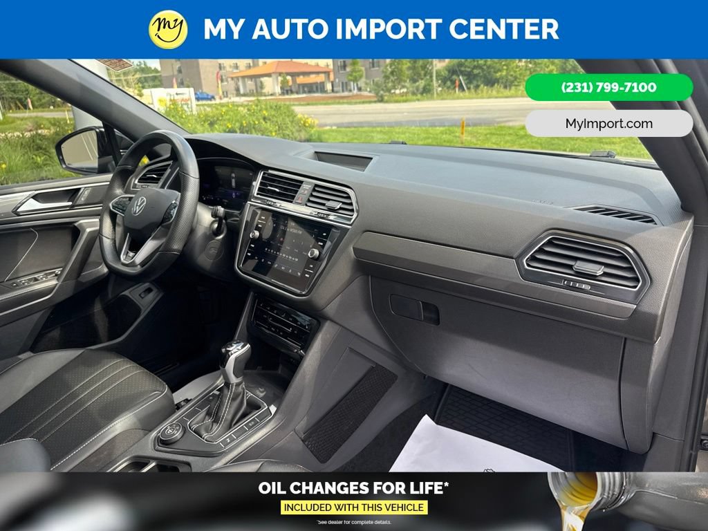 Used 2024 Volkswagen Tiguan SE R-Line AWD/4WD image 32