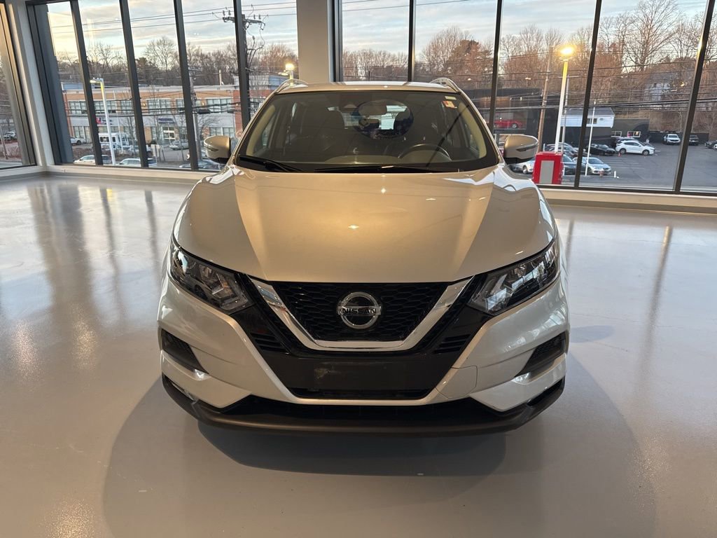 Used 2022 Nissan Rogue Sport SV image 2