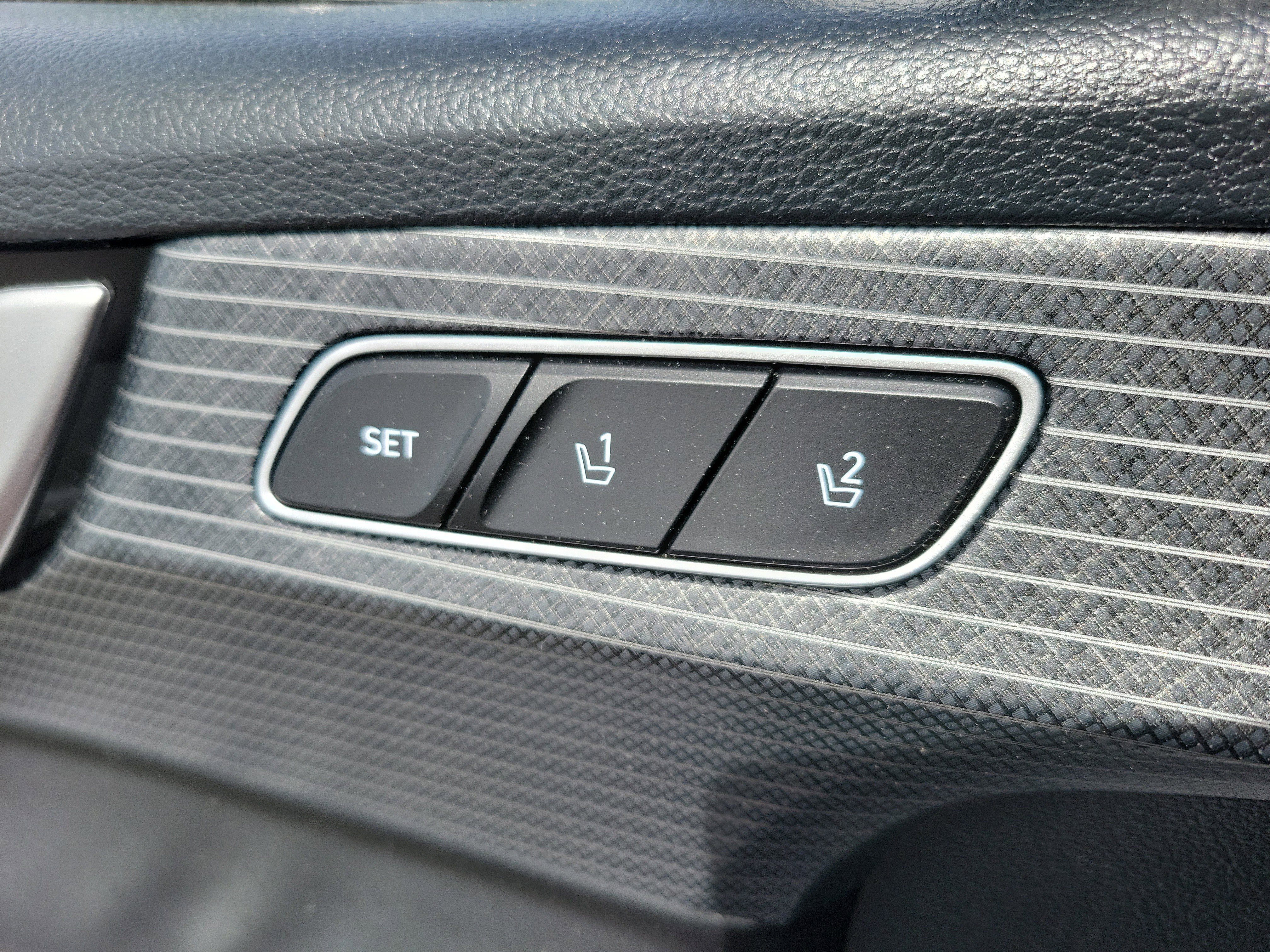 Used 2024 Hyundai Palisade Limited FWD image 7