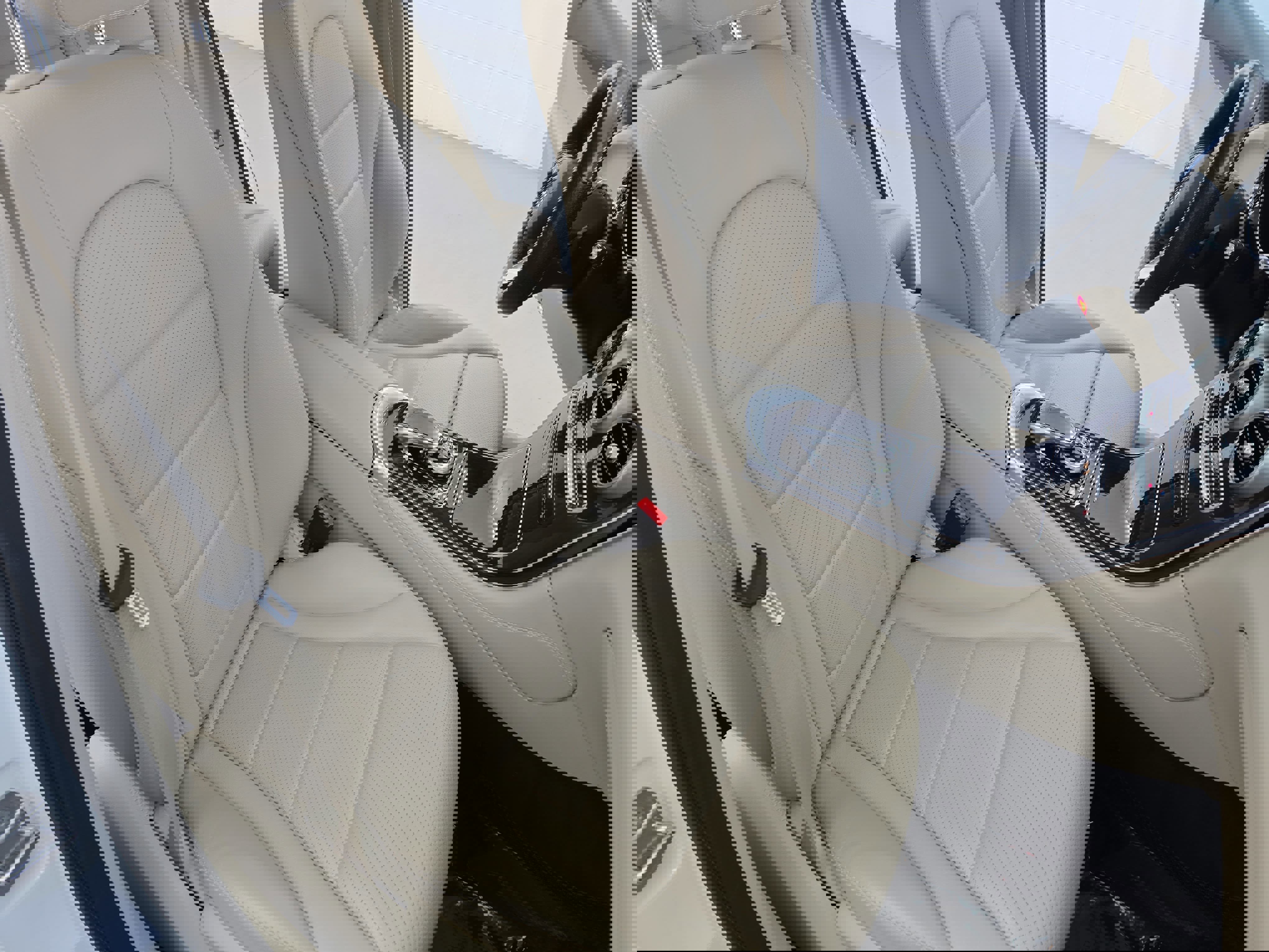 Used 2017 Mercedes-Benz GLC 300 4MATIC image 10