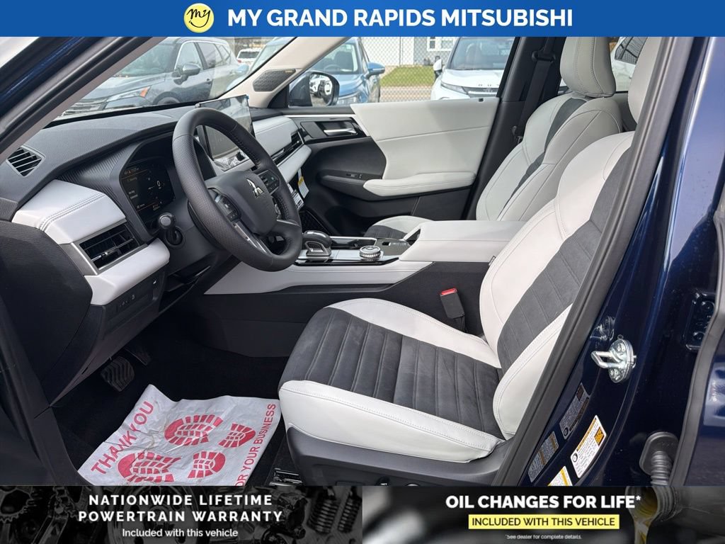 New 2026 Mitsubishi Outlander SE AWD/4WD image 13