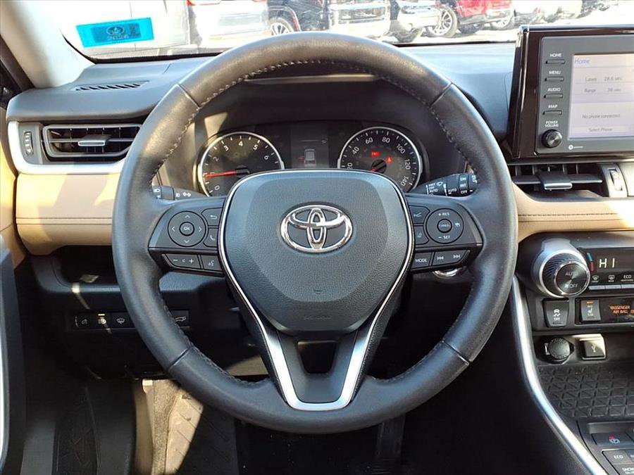 Used 2021 Toyota RAV4 XLE Premium image 24