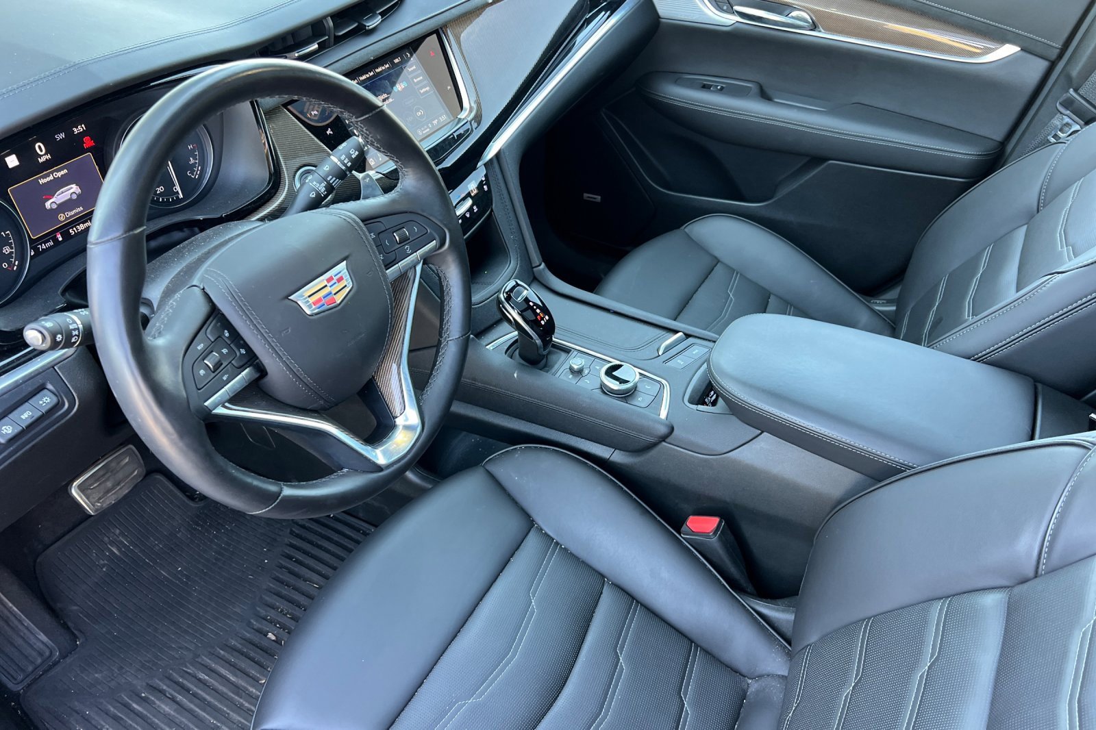 Certified 2024 Cadillac XT6 Sport w/ Platinum Package image 10