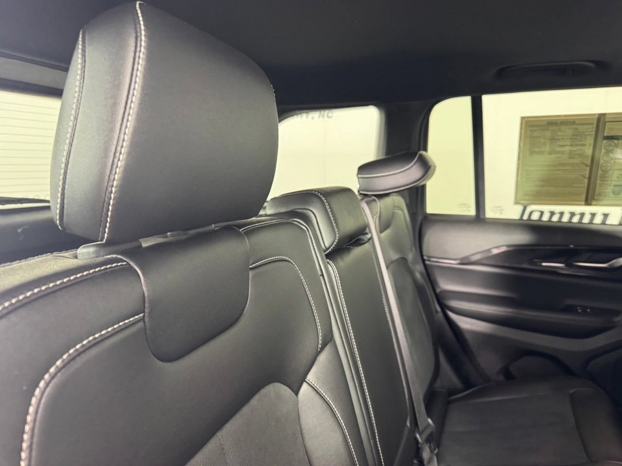 Used 2023 Jeep Grand Cherokee Altitude AWD/4WD image 32