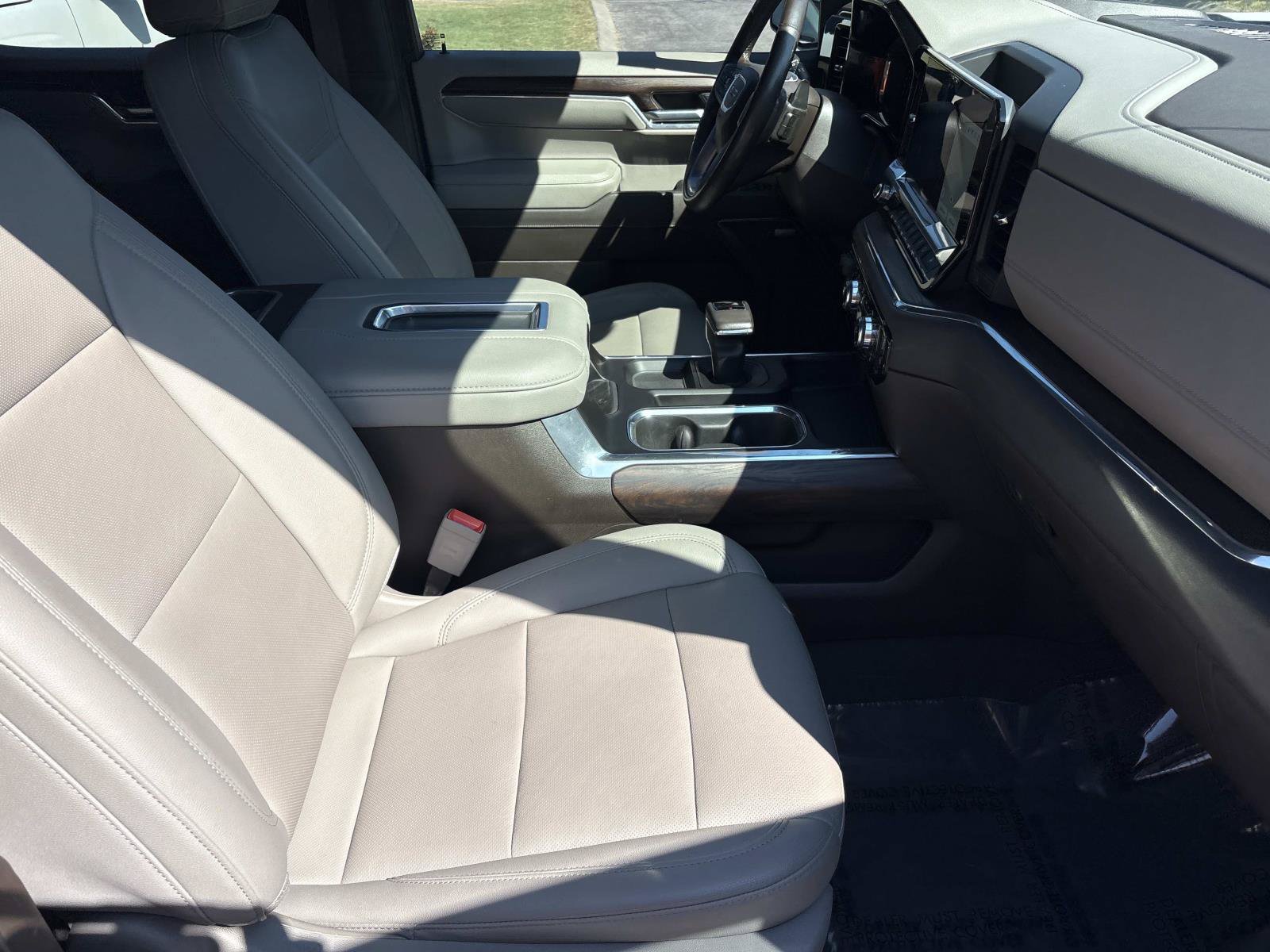 Used 2022 GMC Sierra 1500 SLT w/ SLT Premium Plus Package AWD/4WD image 34