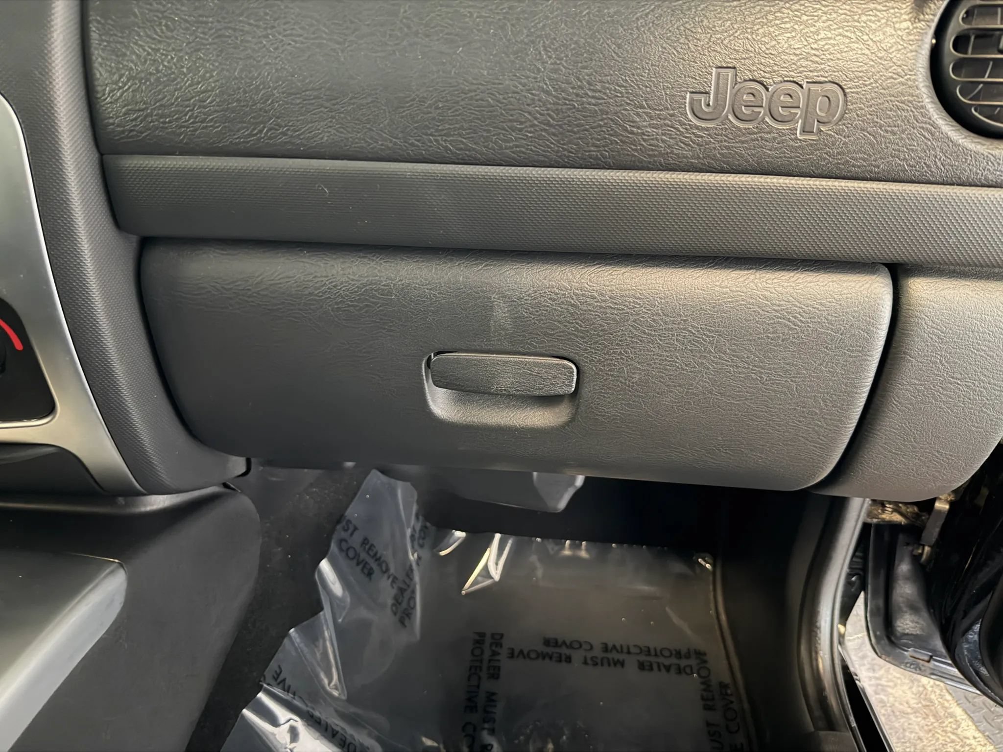 Used 2002 Jeep Liberty Limited AWD/4WD image 25