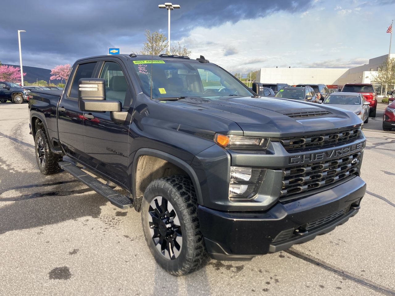 Used 2020 Chevrolet Silverado 2500 Custom w/ Custom Value Package image 1