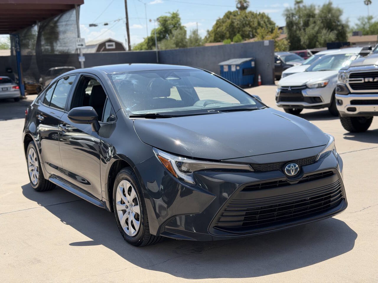 Used 2023 Toyota Corolla LE FWD image 3