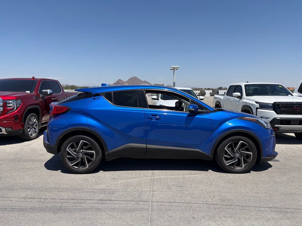 Used 2020 Toyota C-HR Limited FWD image 3