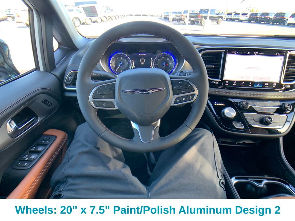 New 2026 Chrysler Pacifica Pinnacle image 14