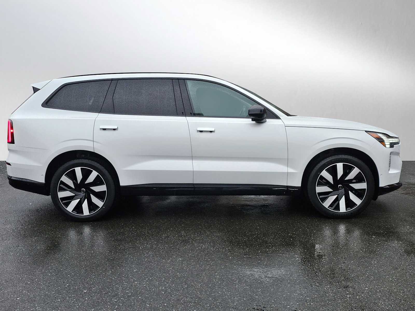 New 2025 Volvo EX90 Plus w/ Protection Package Premier AWD/4WD image 8
