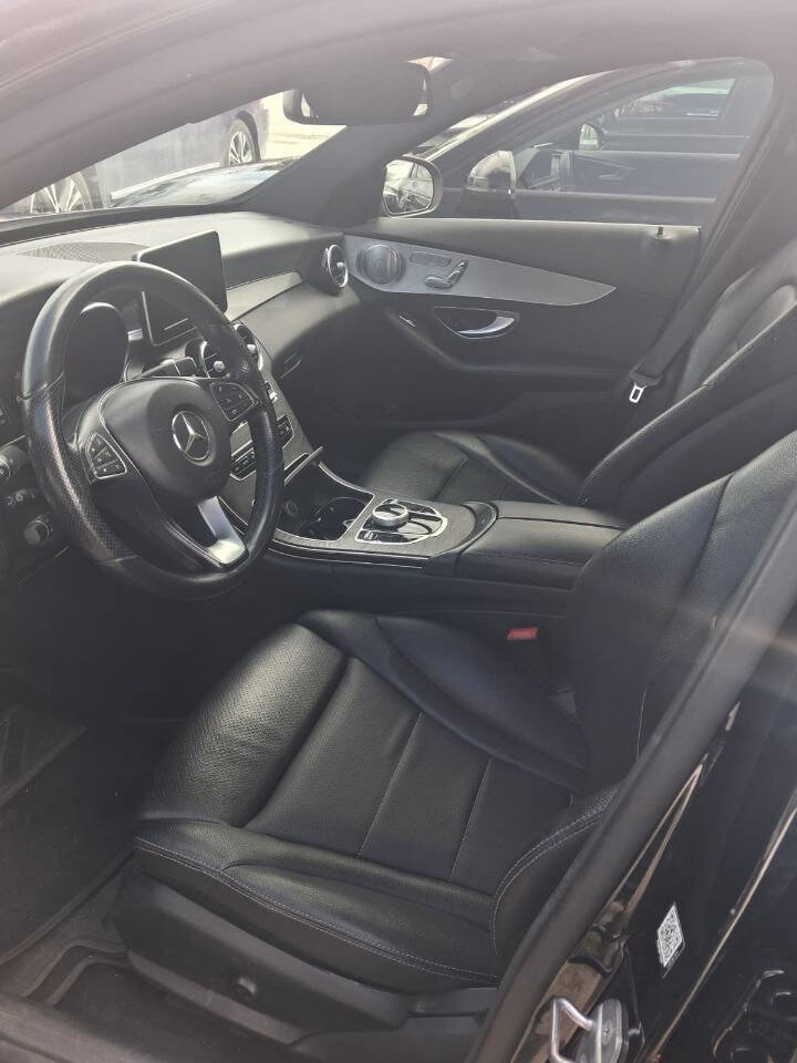 Used 2018 Mercedes-Benz C 300 4MATIC Sedan w/ Premium Package image 6