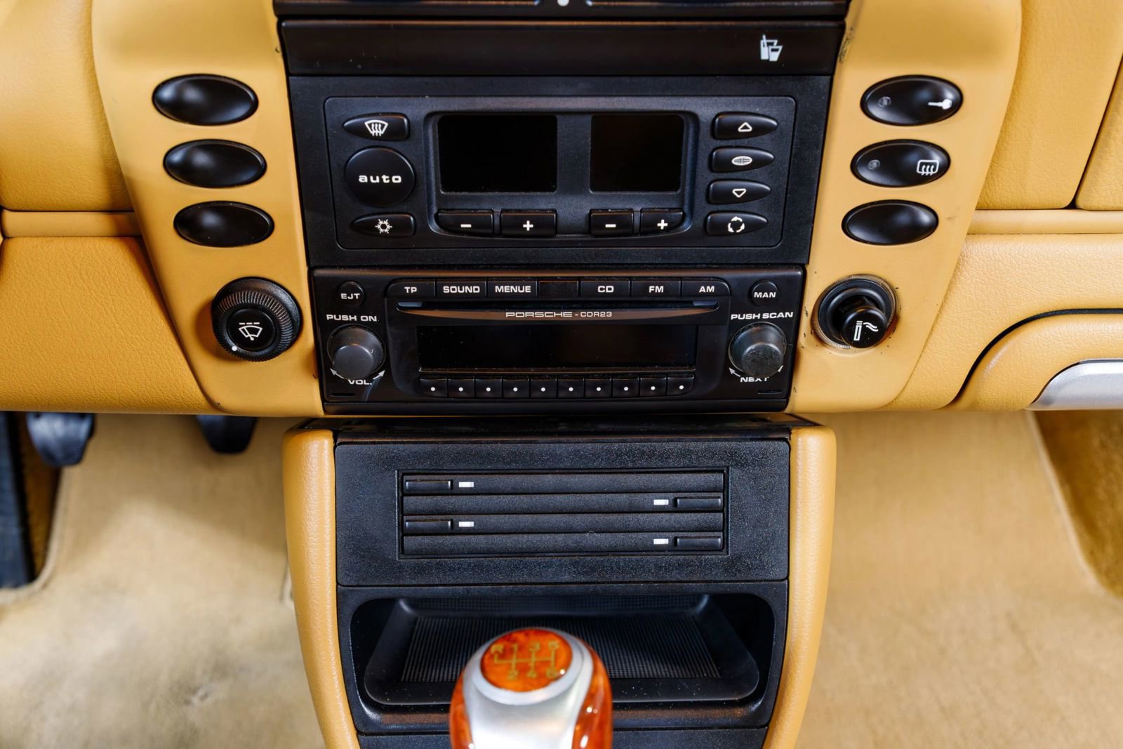 Used 2003 Porsche 911 Carrera image 95