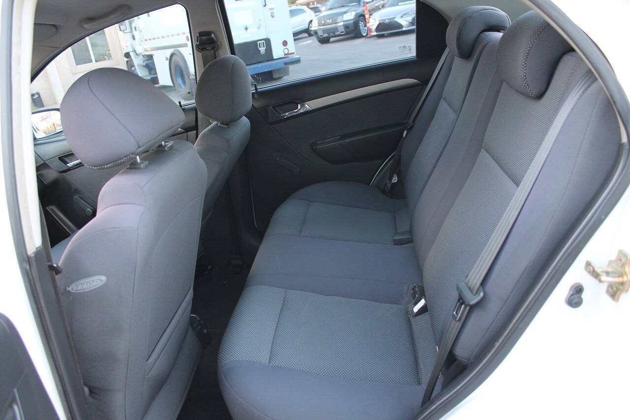 Used 2007 Chevrolet Aveo LS FWD image 24
