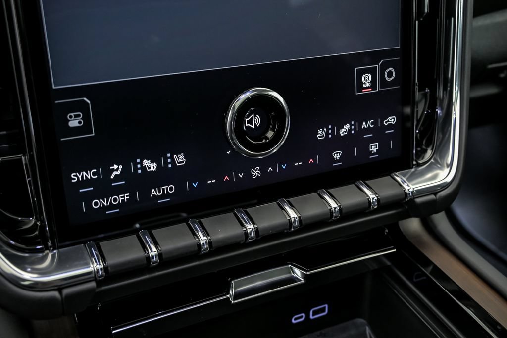 New 2026 GMC Yukon Denali w/ Advanced Technology Package AWD/4WD image 19