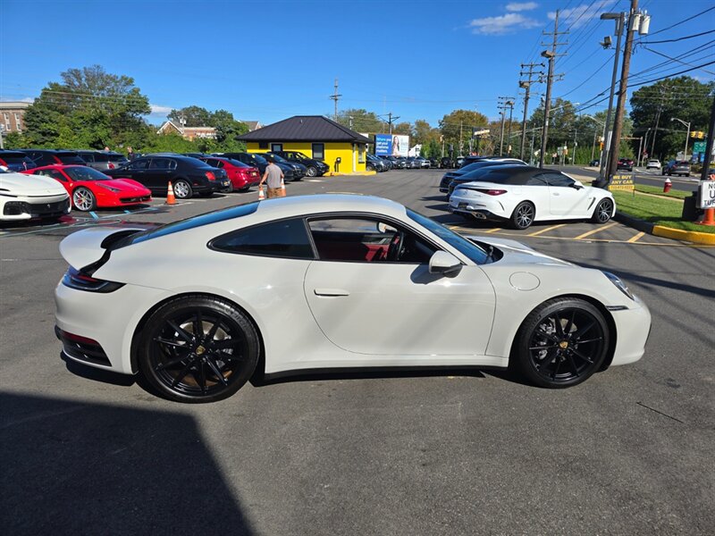 Used 2024 Porsche 911 Carrera 4 AWD/4WD image 32