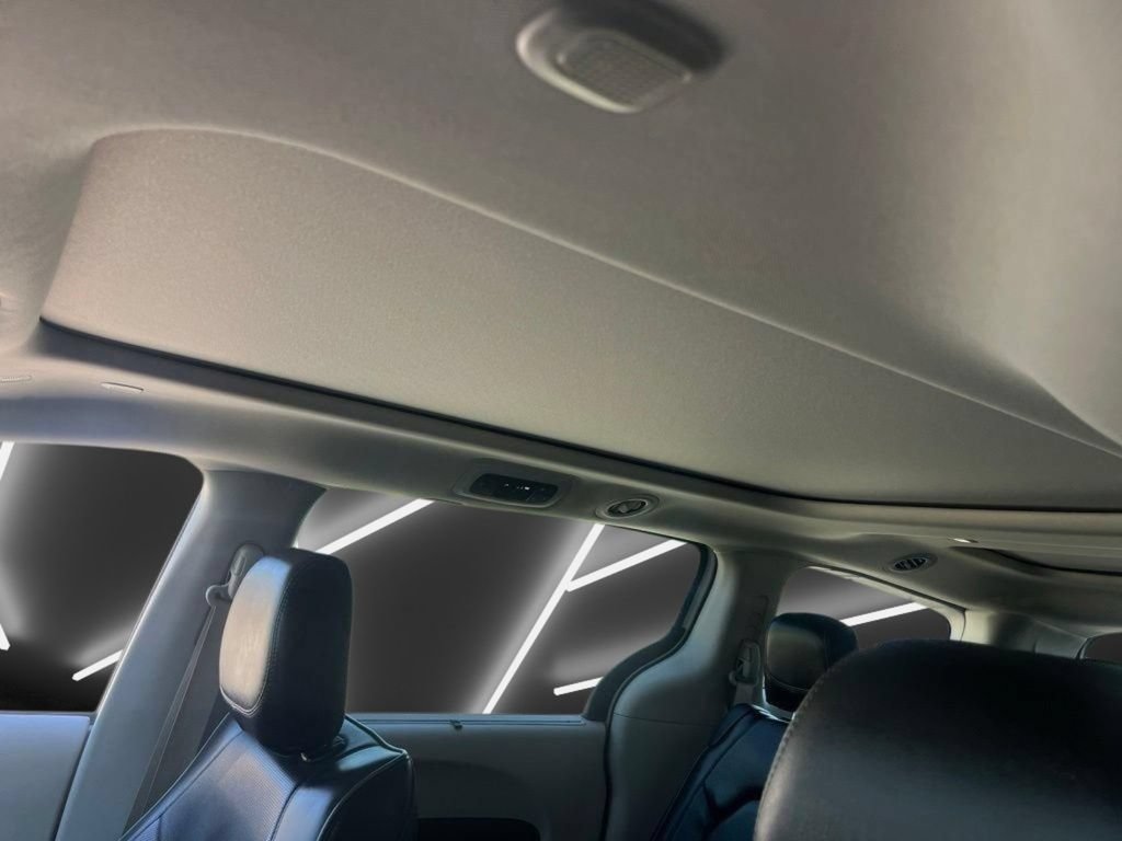 Used 2019 Chrysler Pacifica Limited FWD image 24