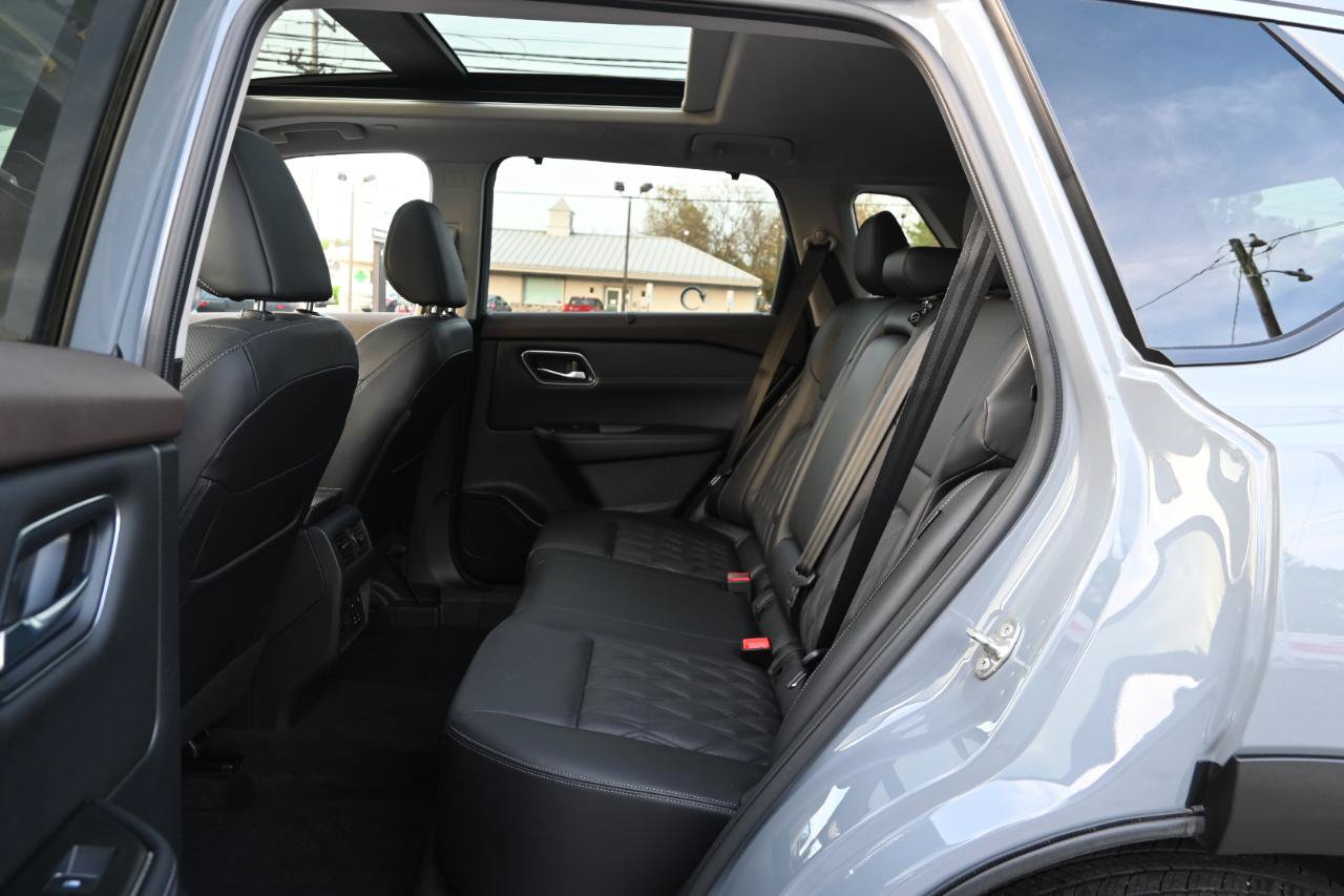 Used 2023 Nissan Rogue Platinum w/ Platinum Premium Package AWD/4WD image 23