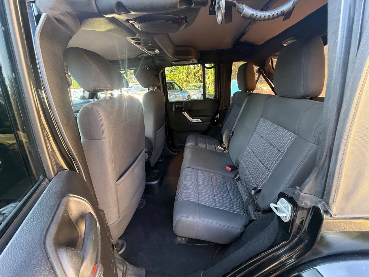 Used 2012 Jeep Wrangler Unlimited Sahara w/ Connectivity Group AWD/4WD image 15