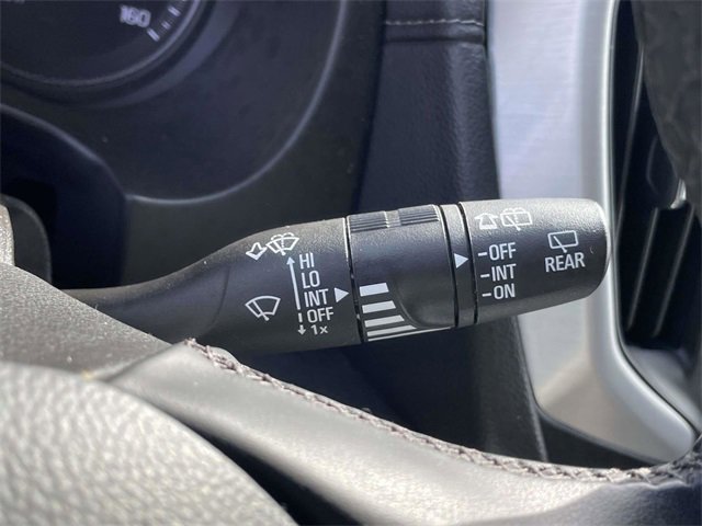 Used 2024 GMC Terrain SLT image 29