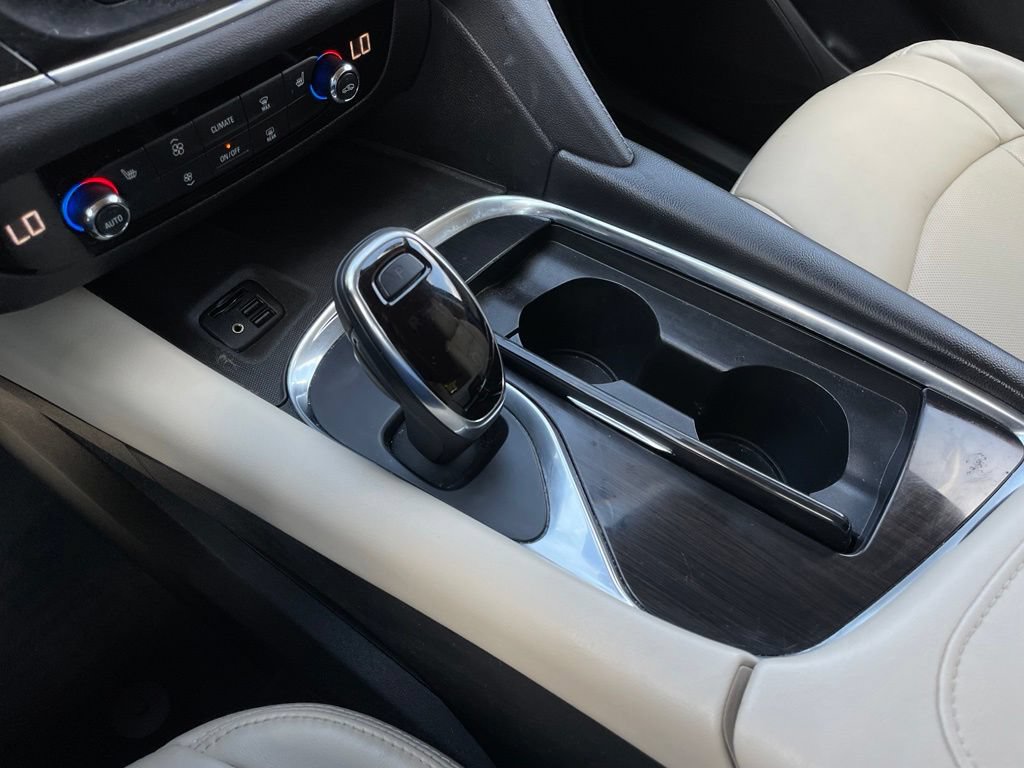 Used 2021 Buick Enclave Essence FWD image 19