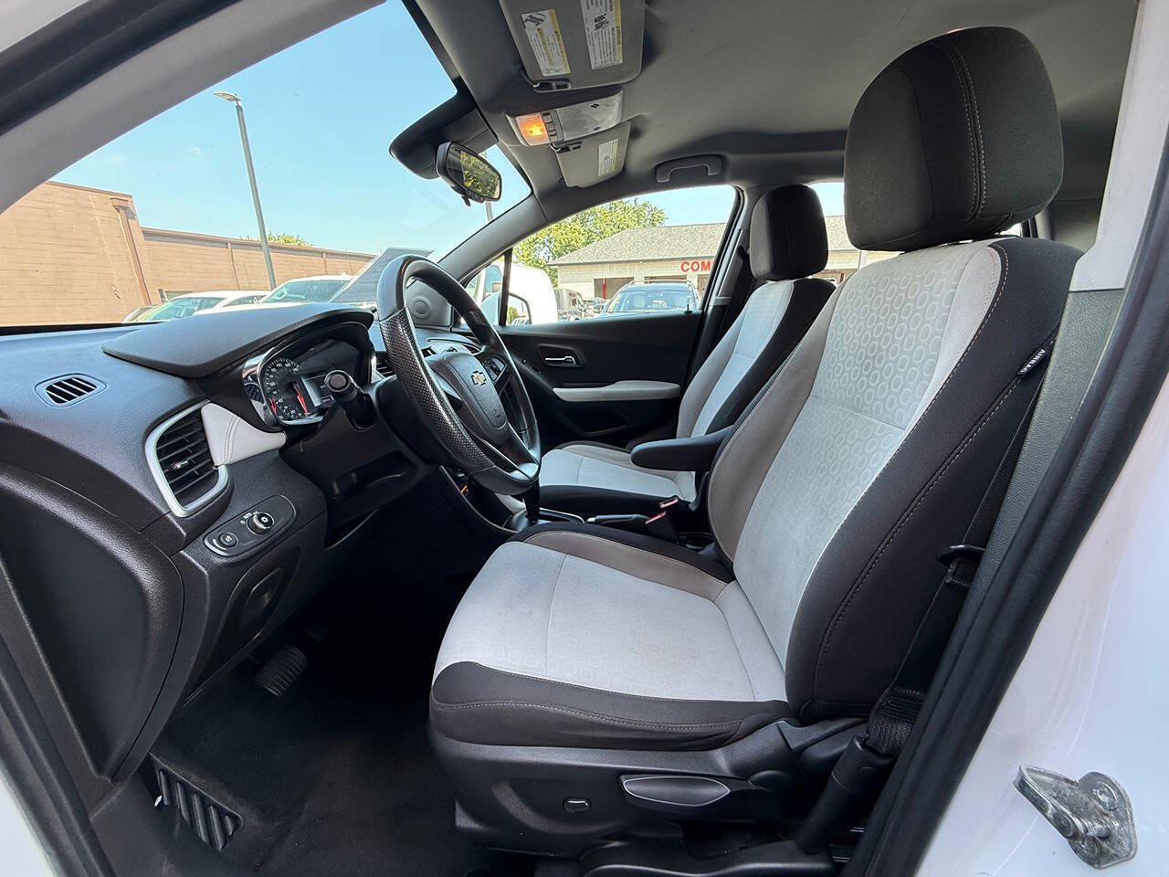 Used 2020 Chevrolet Trax LS FWD image 16