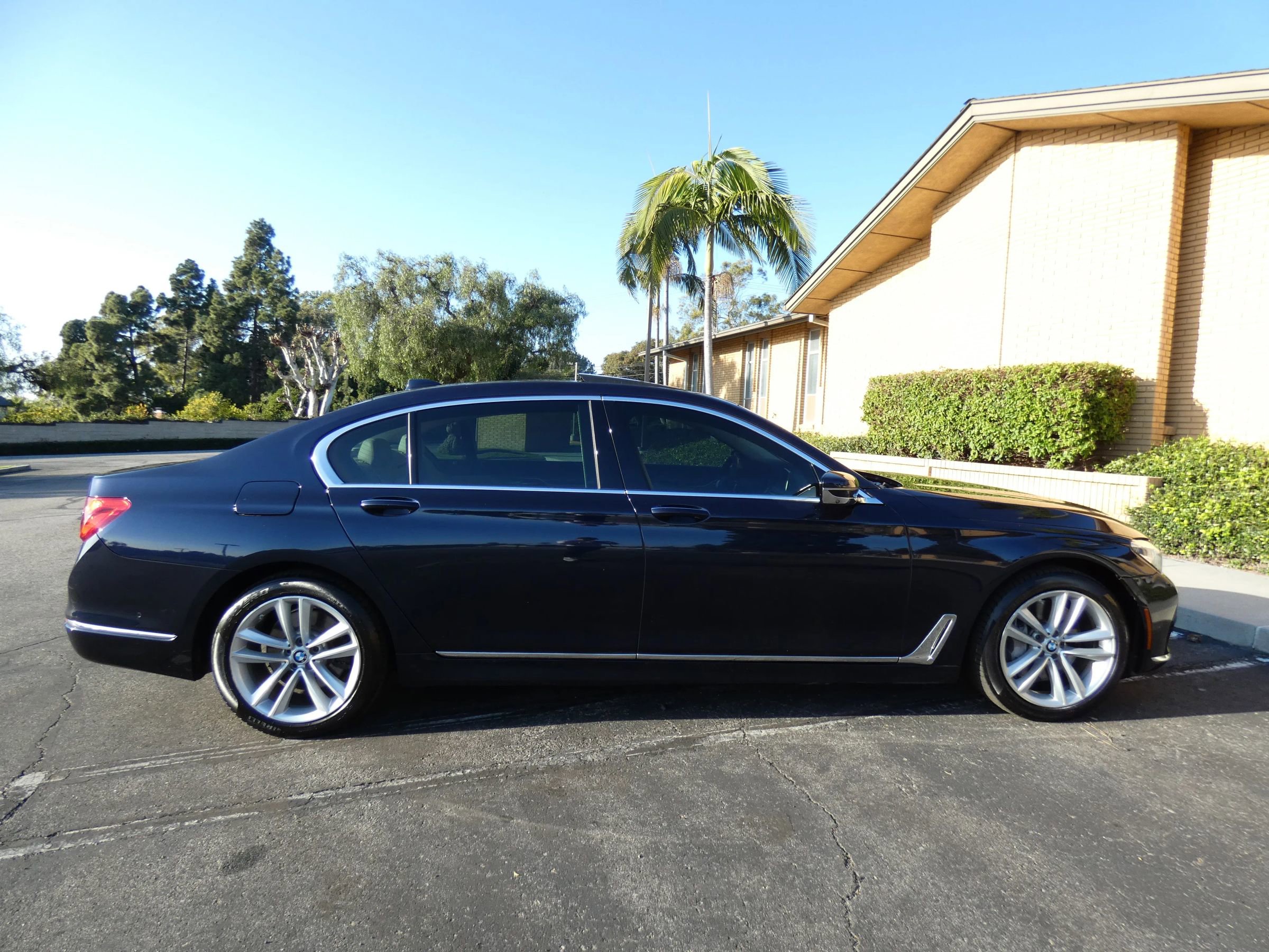 Used 2016 BMW 750i xDrive image 6