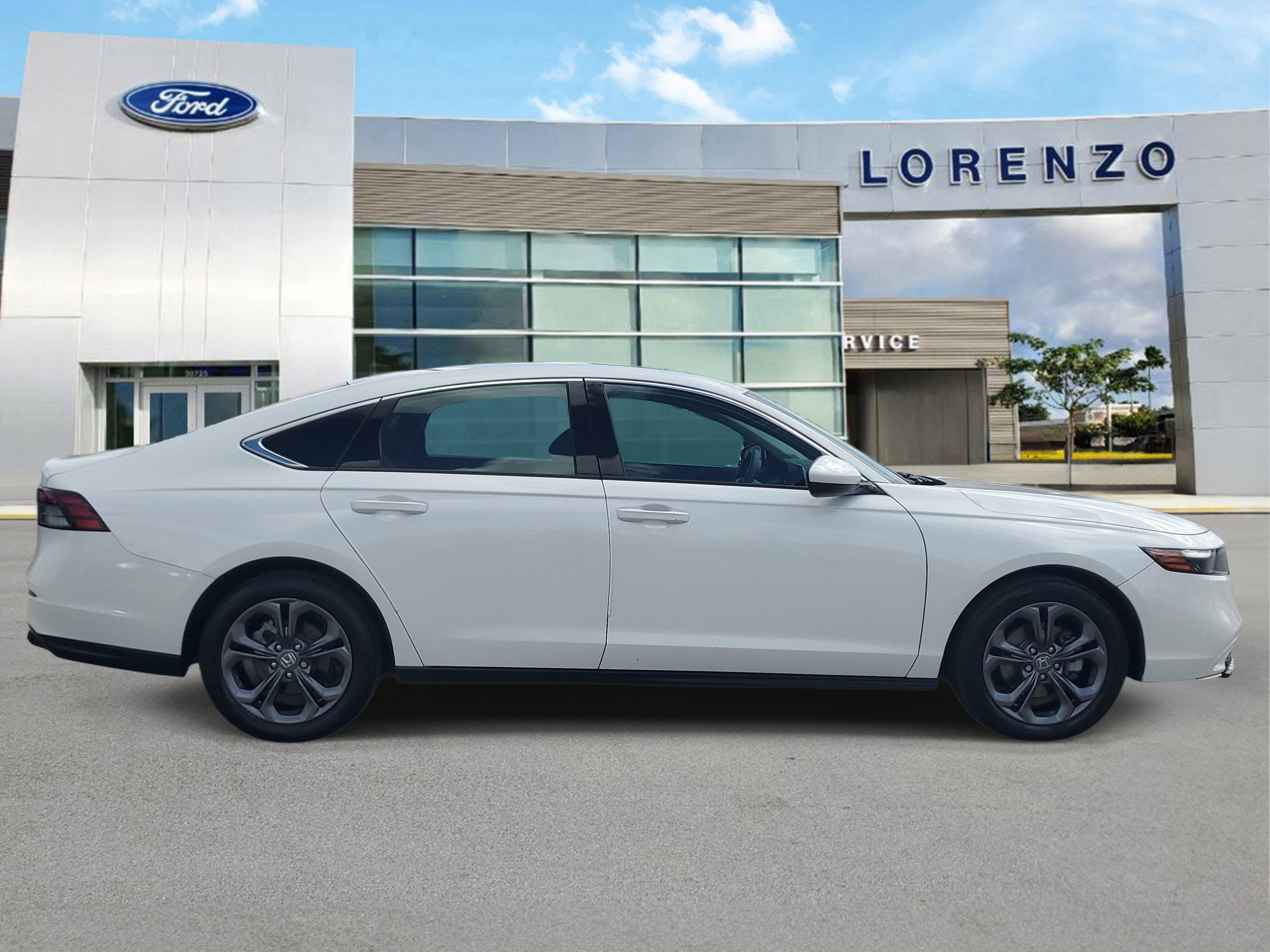 Used 2023 Honda Accord EX image 4