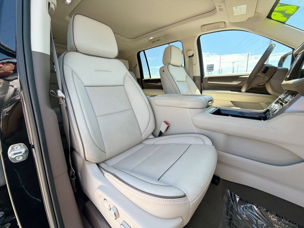 Used 2024 GMC Yukon XL Denali RWD image 35