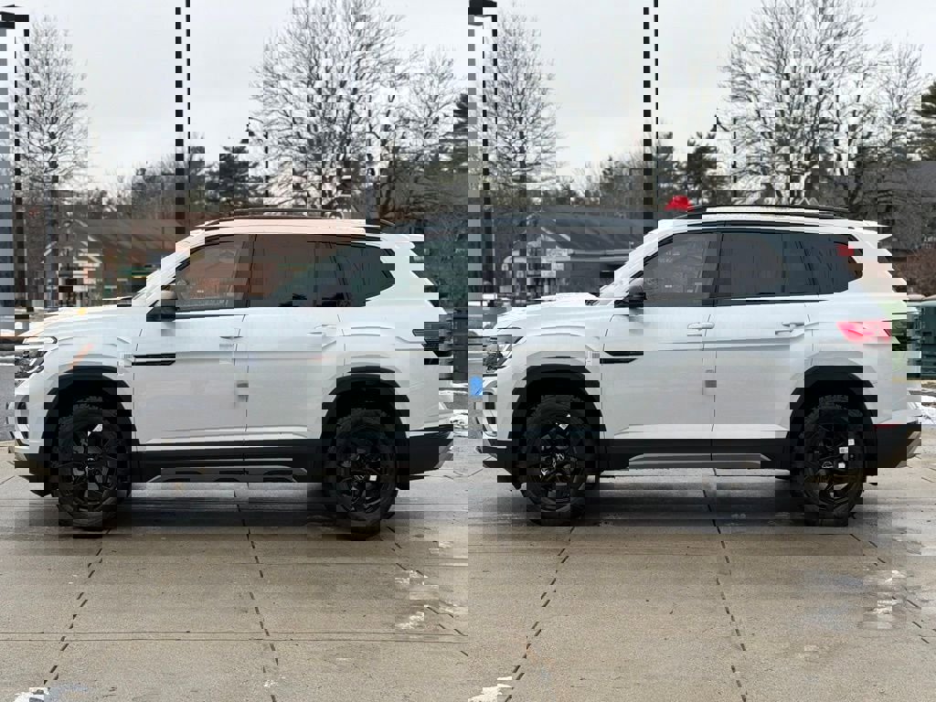 New 2026 Volkswagen Atlas Peak Edition image 16