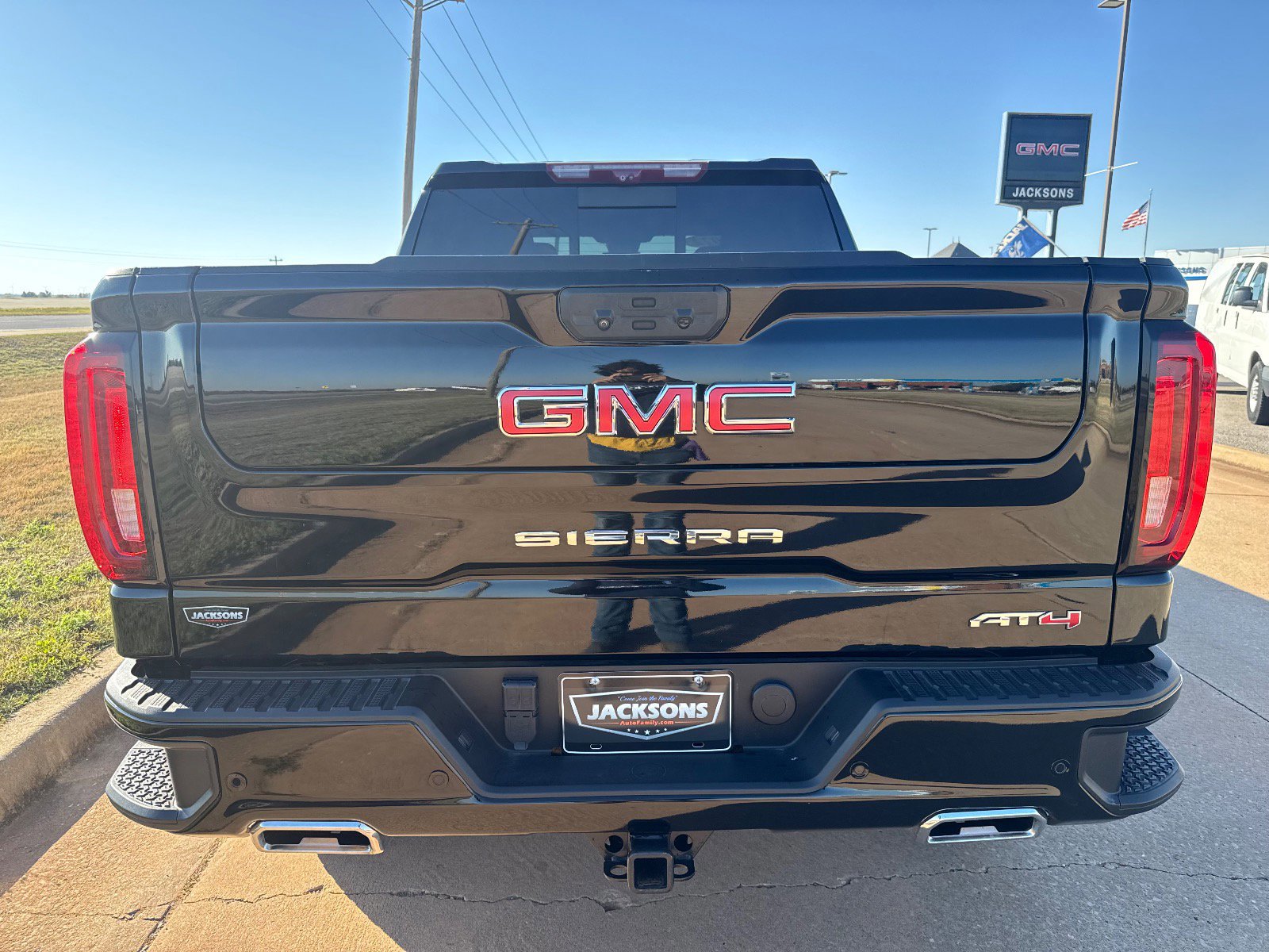 Used 2022 GMC Sierra 1500 AT4 w/ AT4 Premium Package image 4