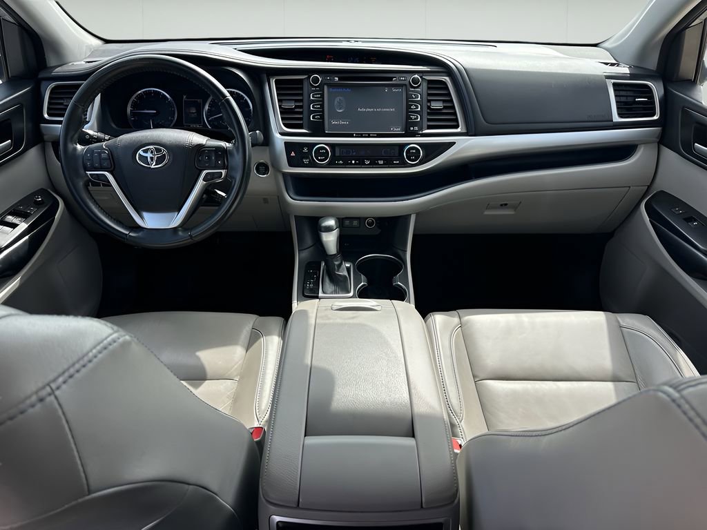 Used 2018 Toyota Highlander XLE image 13