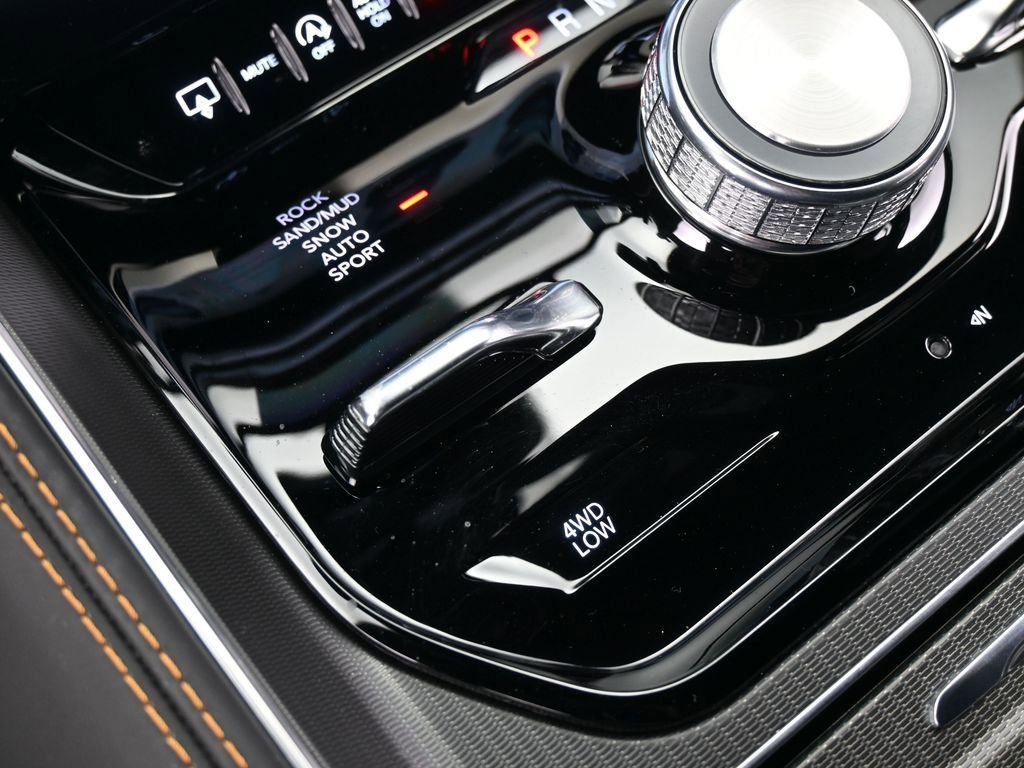 Used 2024 Jeep Grand Wagoneer Series III w/ Quick Order Packagew 28T image 38