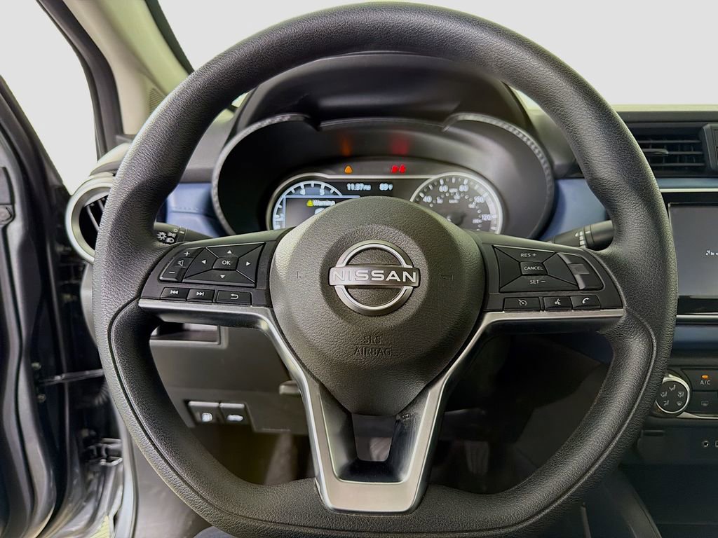 Used 2025 Nissan Versa SV FWD image 14