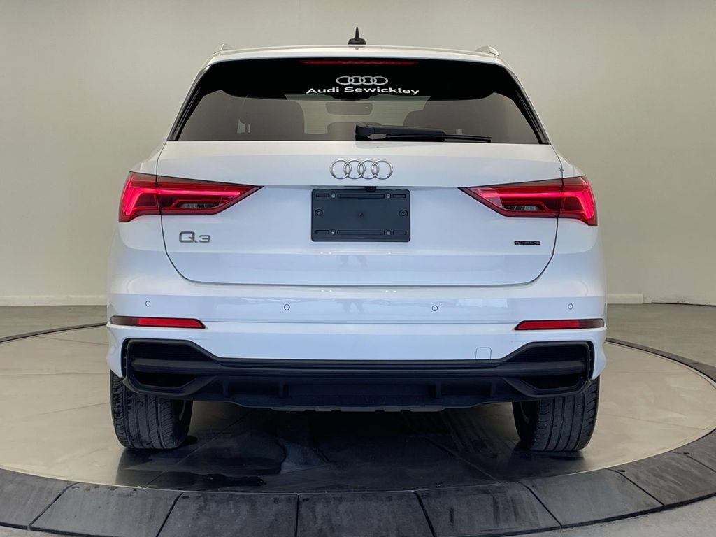 Certified 2025 Audi Q3 2.0T Premium w/ Convenience Package AWD/4WD image 6