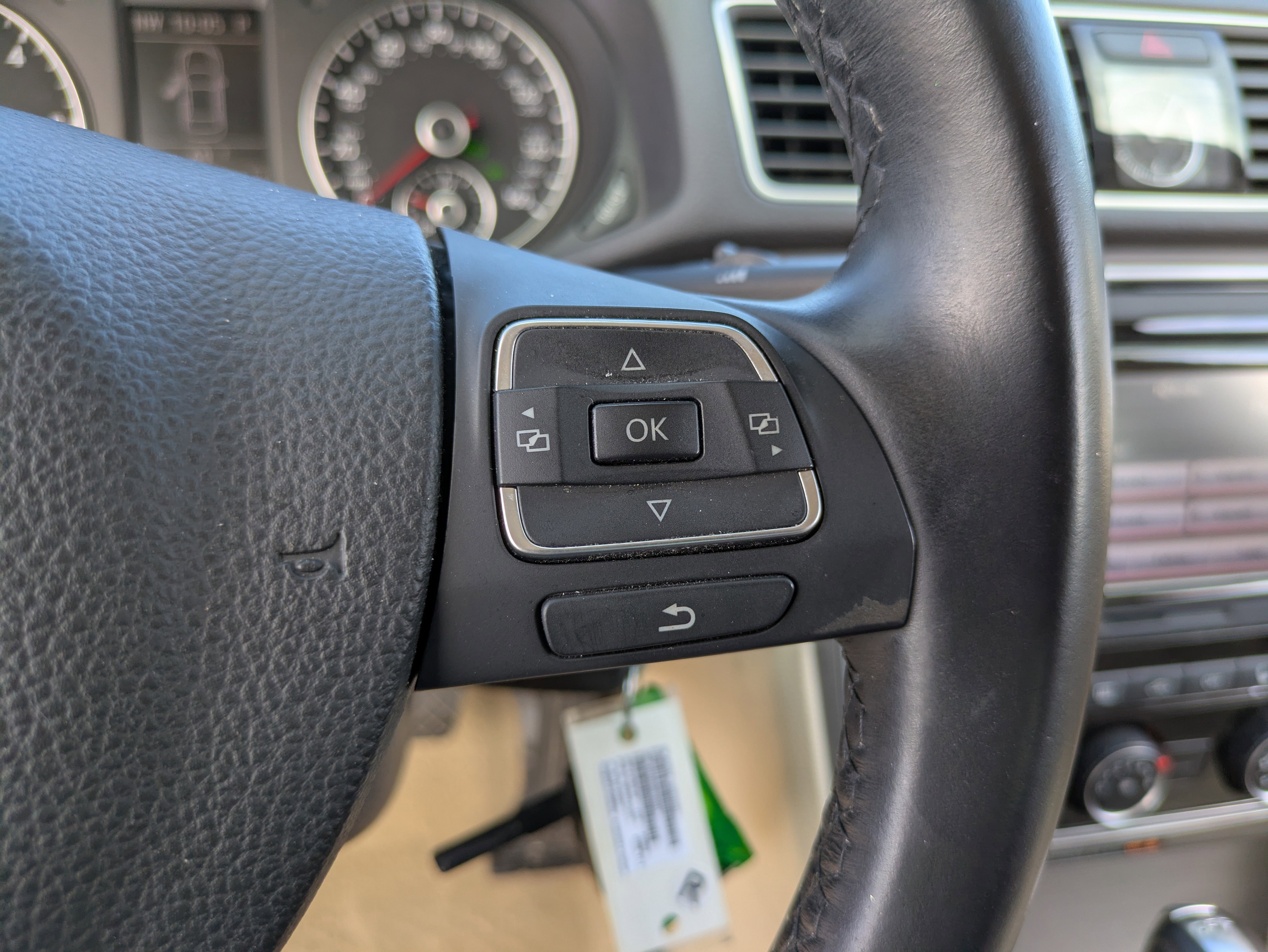 Used 2014 Volkswagen Passat TDI SE image 27