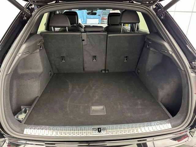 Used 2023 Audi Q3 2.0T Premium w/ Convenience Package AWD/4WD image 10